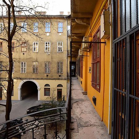 New Faces Design Apartment In Downtown Budapest Exteriör bild